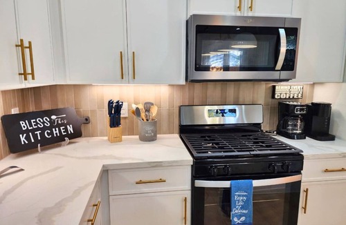 OST - South Union House | Stylish Houston Home Near NRG