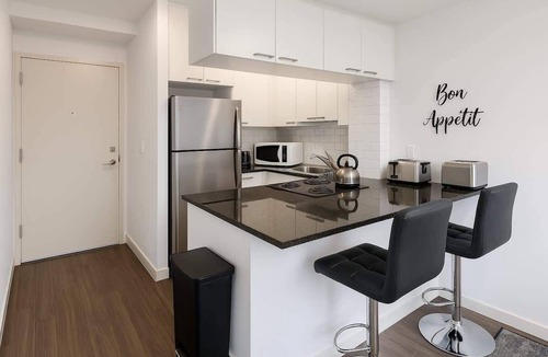 Indian Village Apartment | Stylish HydePark Studio Retreat