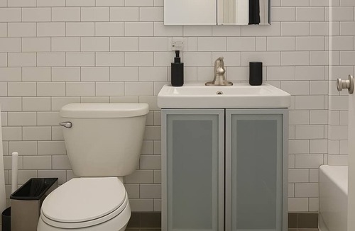 Indian Village Apartment | Stylish HydePark Studio Retreat