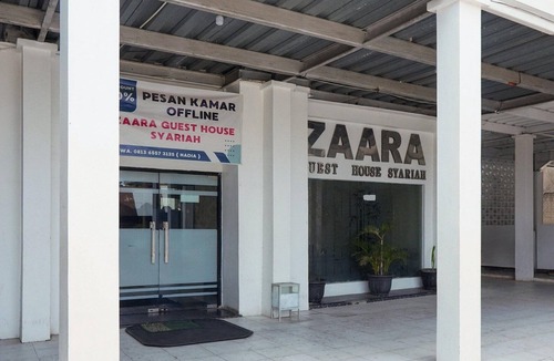 Padang House | Stylish Indonesia Deluxe Twin w/Free WiFi