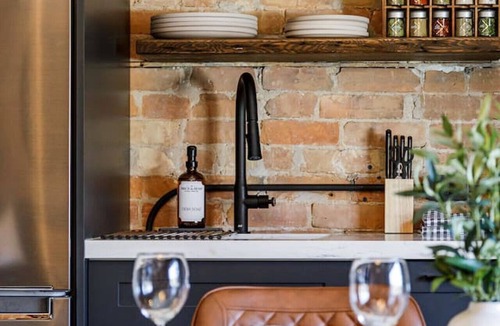 Collingwood Condo | Stylish Industrial 1BR Above DT Collingwood Bakery