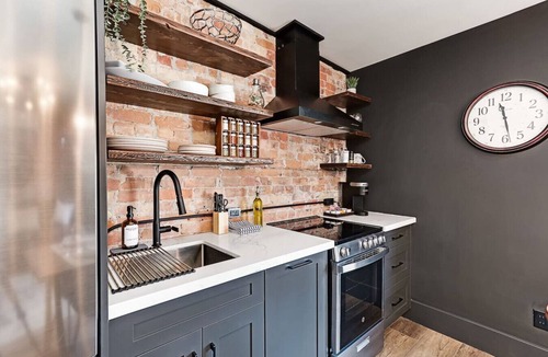 Collingwood Condo | Stylish Industrial 1BR Above DT Collingwood Bakery