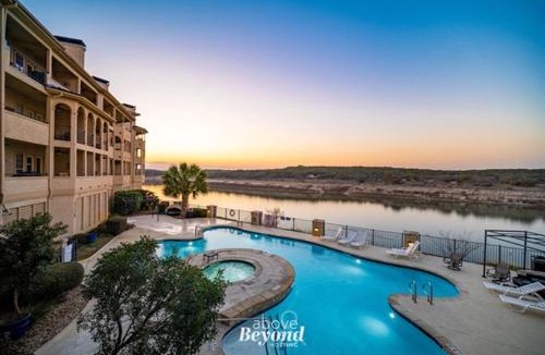 Highland Lake Estates Apartment | Stylish Island Villa on Lake Travis