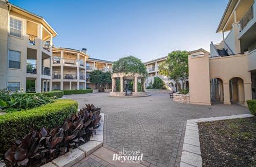 Highland Lake Estates Apartment | Stylish Island Villa