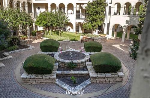 Highland Lake Estates Apartment | Stylish Island Villa