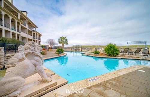 Highland Lake Estates Apartment | Stylish Island Villa