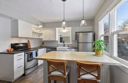 Fulton Apartment | Stylish Lake Harriet home with backyard retreat