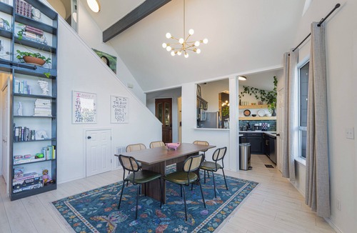 Waterford On Lake Travis House | Stylish Lake Travis Getaway! Beach Access, Poker & VR