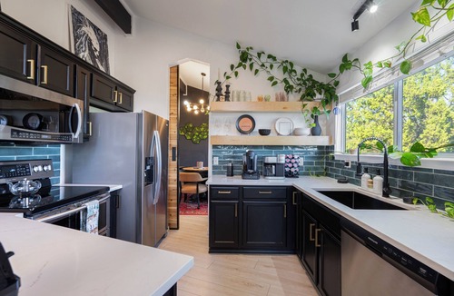 Waterford On Lake Travis House | Stylish Lake Travis Getaway! Beach Access, Poker & VR