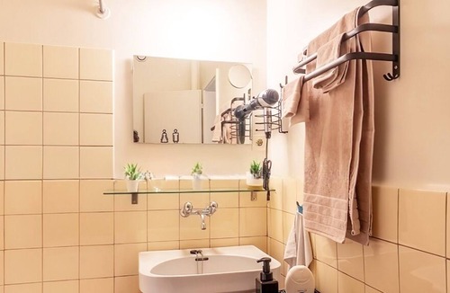 Lausanne Apartment | Stylish Lausanne Flat@ Downtown