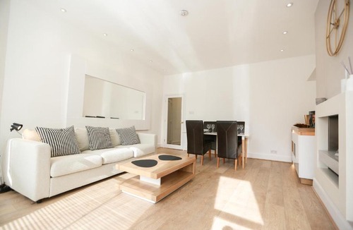 Leamington Spa Apartment | Stylish Leamington Town Centre Apartment