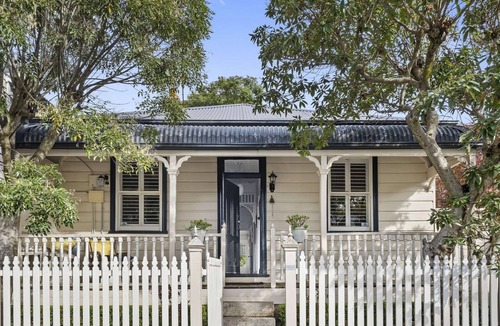 Rozelle House | Stylish light-filled 2BR characterful cottage