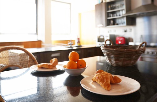 Saint Paul's Apartment | Stylish Loft Apartment, Central location, Parking