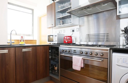 Saint Paul's Apartment | Stylish Loft Apartment, Central location, Parking