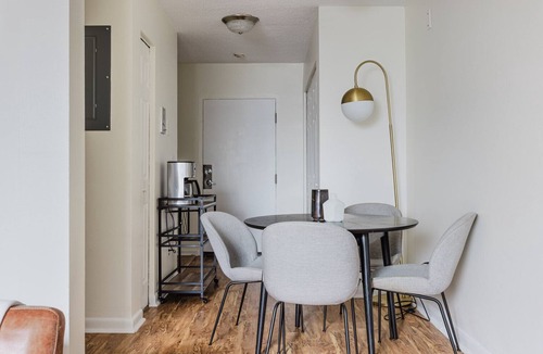 Mission Hill Apartment | Stylish Longwood studio, parking, elevator, w/d, by Blueground