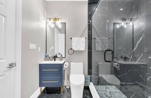 LaSalle Apartment | Stylish luxury apartment