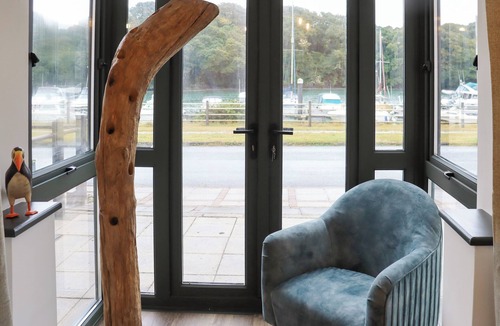 Neyland Cottage | Stylish marina-side setting with panoramic views.