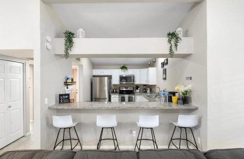 Santiago House | Stylish Mid-Century 4BR Escape with Pool & Luxe Vibes