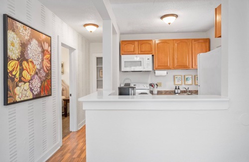 Mobile Apartment | Stylish Midtown Flat – 20B