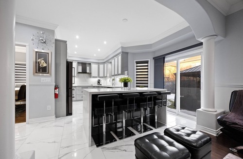 Meadowvale Village House | Stylish Mississauga Stay 4BR- Office + Patio + BBQ