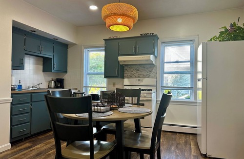 Cranston House | Stylish, Modern 2-Level Home