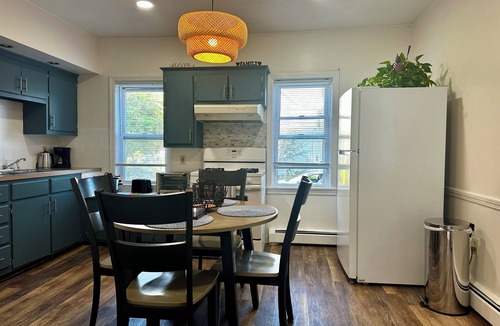 Cranston House | Stylish, Modern 2-Level Home