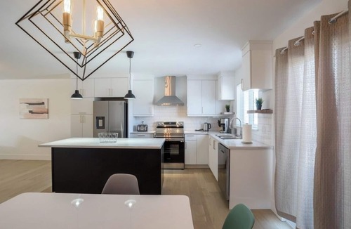 Moncton House | Stylish, Modern 3BR in Moncton