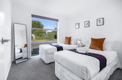 Hamilton Villa | Stylish, Modern and Central