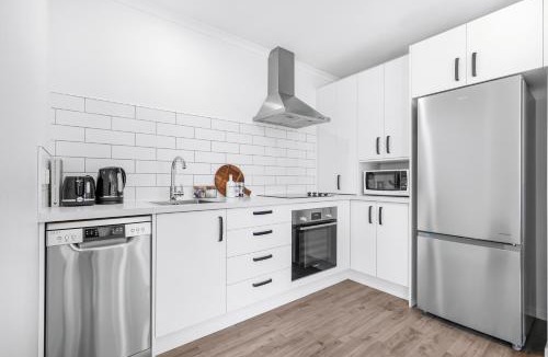 Hamilton Villa | Stylish, Modern and Central