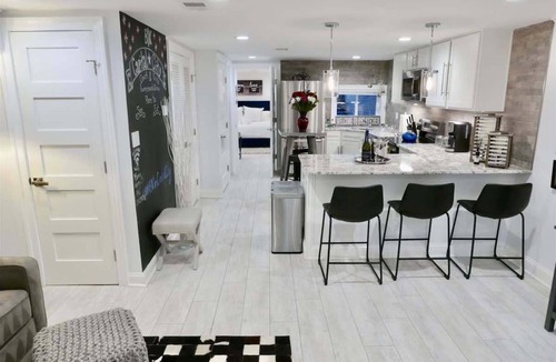 Shaw Apartment | Stylish & Modern Apt Shaw PKING!