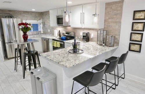 Shaw Apartment | Stylish & Modern Apt Shaw PKING!