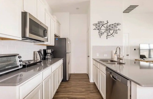 Manchaca House | Stylish & Modern Austin Home with Yard & Gated Community Pool