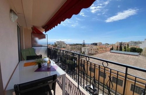 La Californie Apartment | STYLISH MODERN BEACH STUDIO