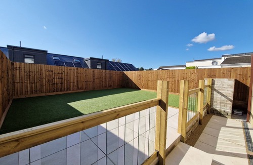 Merthyr Tydfil House | Stylish & Modern 7 Bedroom house