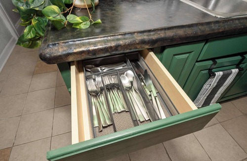 Walnut Hills Condo | Stylish, Modern Gem in the HIlls