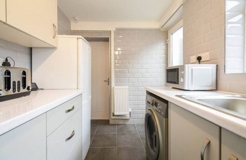 Accrington House | Stylish Modern Getaway : Lancashire