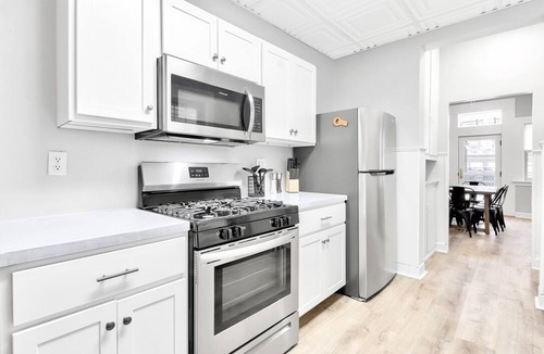 Front Park Apartment | Stylish & Modern Getaway Near Downtown Buffalo!