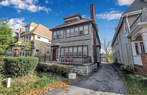 Front Park Apartment | Stylish & Modern Getaway Near Downtown Buffalo!