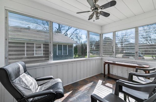 Richardson House | Stylish & Modern Private Getaway in Richardson!