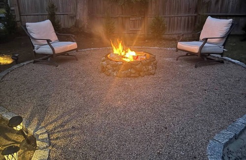 Clinton House | Stylish Modern Stay Steps from the Ocean