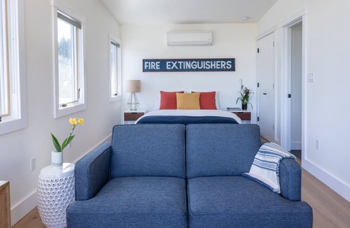 Strawberry Apartment | Stylish & Modern Studio in Mill Valley