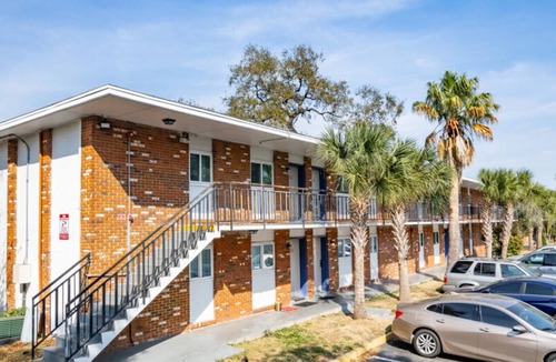 Southwest Orlando Apartment | Stylish Modern Studio Apt Citrus Oaks with AC and WiFi