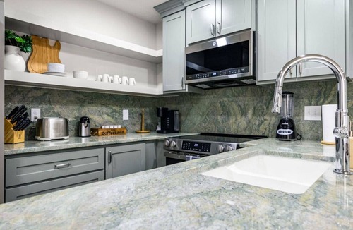 Montrose Villa | Stylish Montrose Townhome with Music Decor and Sleeps 10