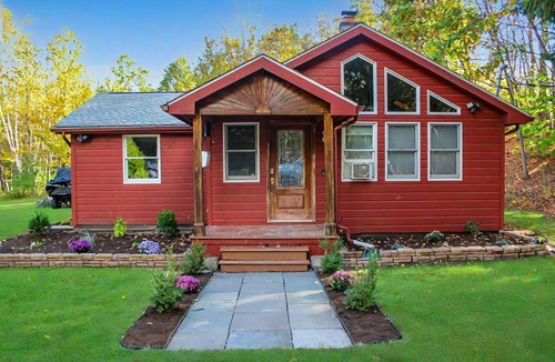 Stephentown Cabin | Stylish Mountain Cabin Close To Jiminy Peak