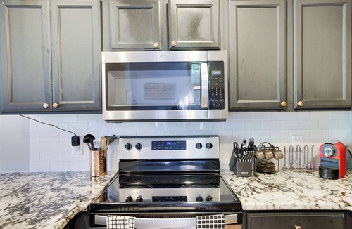 Tannersville House | 🏔️ Stylish Mountain Retreat Across from Camelback Located in the highly desirable Northridge at Camelback community, this spacious and modern home is your ideal year-round getaway.