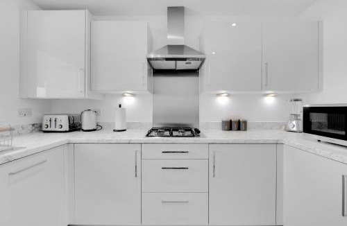 Swanscombe Apartment | Stylish New 3Bed House