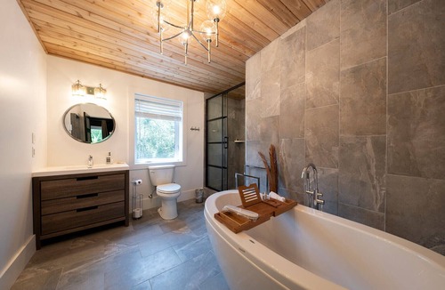 New Glasgow Cottage | Stylish New Glasgow getaway near golf, beaches and attractions