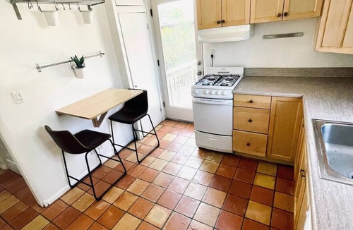 South Capitol House | Stylish New Mexican Getaway Blocks from Plaza