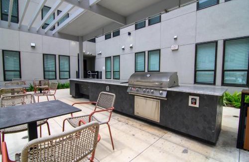 Neartown House | Stylish New Studio DT - Pool, Gym - Rooftop Lounge