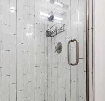 Neartown House | Stylish New Studio DT - Pool, Gym - Rooftop Lounge